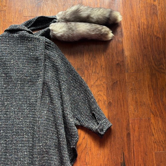 Capri Union Made Wool Tweed Jacket with Fur Scarf – Multicolor Vintage Luxury - Picture 13 of 16